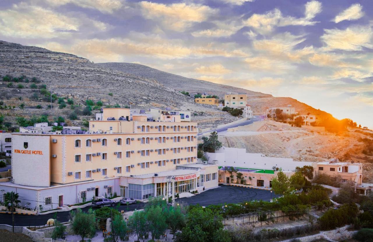 Petra Castle Hotel Wadi Musa Esterno foto